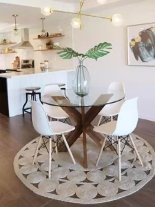 decoracao-clean-com-mesa-de-jantar-4-lugares-de-vidro-redonda-foto-pier-1