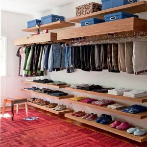 prateleiras para colocar roupa em quarto