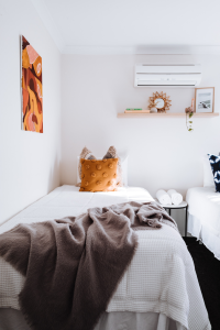 quarto com ar-condicionado