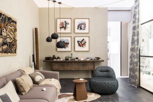 sala de estar em tons neutros