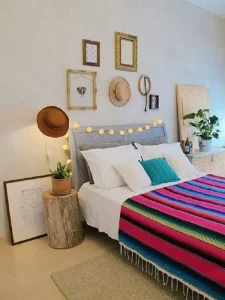 Mais-um-modelo-de-cabeceira-com-cordão-de-luz-quarto.-Fonte-Pinterest