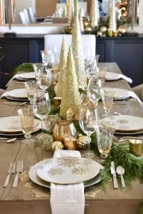 decoradao-de-mesa-de-jantar-com-dourado-homewithholliday