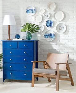 decoração -pratos-parede-de-tijolinho-branco