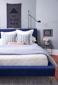 quarto-em-tons-pasteis-703x1024