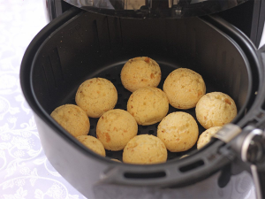 pão de queijo na airfryer