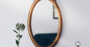 Aposte em um DESTES tipos de espelhos decorativos para dar mais beleza ao ambiente