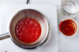 limpeza de panela queimada com molho de tomate