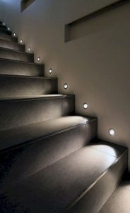 pontos de luz em escada