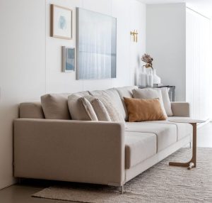 sofa cinza claro