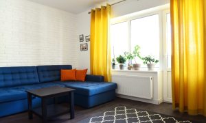 bright-modern-curtain-designs-for-living-room-in-india
