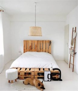 Natural-wood-pallet-bed-white-bedroom-mar21-Oct2-2-870x1010