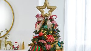estrela de natal no topo da árvore