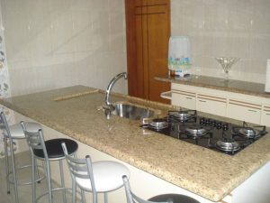 cozinha com Granito Amarelo Ornamental