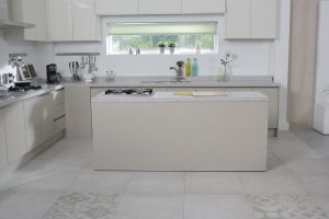 Cozinha, Mesa de jantar, Piso (Foto: Pixabay)