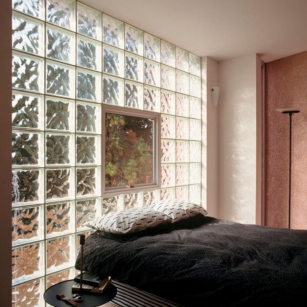 quarto com cobogó de vidro