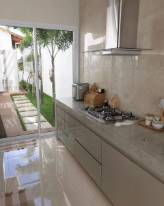moda de decoração de cozinha saindo de moda piso polido
